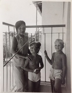 Diane and Phil Cherrington
Phil and Diane Cherrington on the balcony of their apartment at 2b Still Road, which was at the junction of East Coast Road, with their Amah.
Keywords: Diane Cherrington;Phil Cherrington
