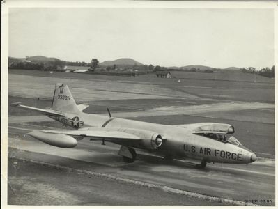 USAF B57 on a visit to Tengah
Keywords: RAF Tengah;Bill Gall;USAF;B57
