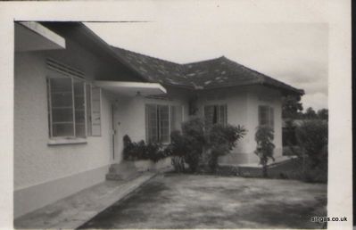 our bungalow at 35/4 Garlick Avenue, S'pore 10
Keywords: Neil McCart;35/4 Garlick Avenue;Bukit Timah;Race Course;Holland Road