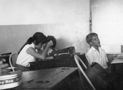 Bourne Classroom
Bourne Classroom.  The nearest girl is called Lyndall Trotman (I think) and the lad was Roland Westerhold.
Keywords: Bourne;Lyndall Trotman;Roland Westerhold;Alan Cooke