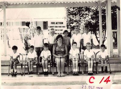Alexandra Infant School 1968
There is a date on this photo of 25 Oct 1968.

Steve Hill back row far right.
Keywords: Alexandra Infant School;1968;John White;Alex;Steve Hill