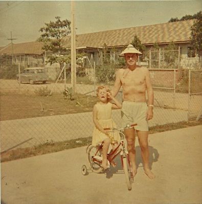 Carol grizzling with dad
Carol grizzling with dad. 56 Jalan Kemuning Sambawang Springs - May 64
Keywords: Carol Thompson;Jalan Kemuning;Sambawang;1964;Barry Thompson