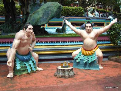 Tiger Balm Gardens
Two Japanese Sumo wrestlers also promoting Tiger Oil and Tiger Balm
Keywords: Tiger Balm Gardens