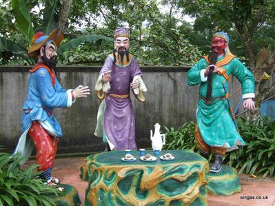 Tiger Balm Gardens
These three guys appeared to be having a tea party
Keywords: Tiger Balm Gardens