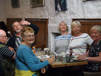 Stirling Castle - Refreshment Break
Diane Tolhurst,Paul Holt, Tony Toucher, Lynne Copping, Hilary Youngman and Lynn McWilliam.
