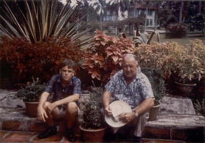 Danny and his Father at Botanical Gardens
Danny and his Father at Botanical Gardens, Tanglin - (1964)
Keywords: Botanical Gardens;Tanglin;1964