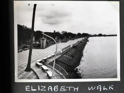 Elizabeth Walk, Singapore
Nowadays there is the floating pontoon here
