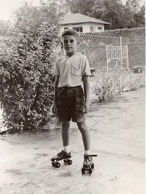A young Andrew Barber on the skates
Keywords: Andrew Barber;Hua Guan Avenue;Earp;A-ying;Amah;1959