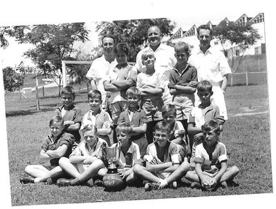 Pasir Panjang Junior School Football team from 1957
Pasir Panjang Junior School Football team from 1957. It was a lovely school and provided schooling to children of Forces, Diplomatic and ex-pat personnel. It is now a heavily guarded private school.
Keywords: Pasir Panjang Junior School;Alan Ives;Football;1857