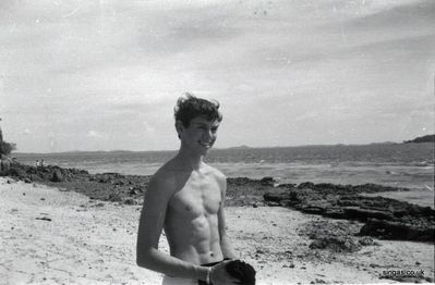 Rick Faulkner on Pulau Tekukor Circa 1966
Keywords: Rick Faulkner;Pulau Tekukor;1966