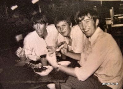 Banjo Sangers on Orchard Road - 1969
L to R - Richard Williams, Steve Lysons and Rob Harwood.
Keywords: Richard Williams;St. Johns;Banjo Sangers;Orchard Road;1969;Steve Lysons;Rob Harwood