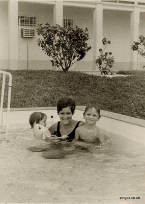 Mum, d and i , Kranji pool.
Keywords: Lucy Childs;Kranji pool
