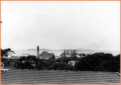 Pasir Panjang Power Station
The view from my bedroom window at Prince Georgeâ€™s Park â€“ looking across Pasir Panjang Power Station and the islands in the Straits of Singapore beyond.
Keywords: Pasir Panjang;Power Station