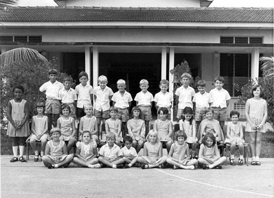Tengah Primary School 1968
Many thanks to Mark Kieft for this school photo.  Paul Kieft is 3rd from left in the back row
Keywords: Tengah Primary School;Mark Kieft;Paul Kieft;1968