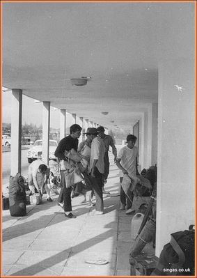 Field Trip to Pulau Tioman â€“ July 1967
More of the returnâ€“ no-one really recognisable except Mr. Jones (bending over)
Keywords: Mr Jones;Pulau Tioman;1967;St. John&#039;