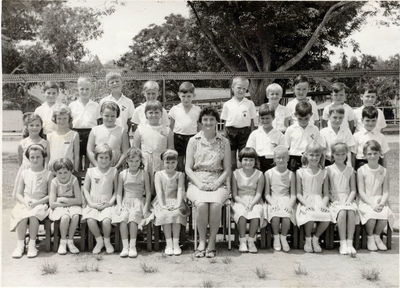 Royal Naval School
Thanks to Angela Jackson for this photo "RN School Singapore 1964-67. I think the teacher is called Mrs Bailey. I am sitting on the front row, 2nd left."
Keywords: RN School;Angela Jackson;Mrs Bailey