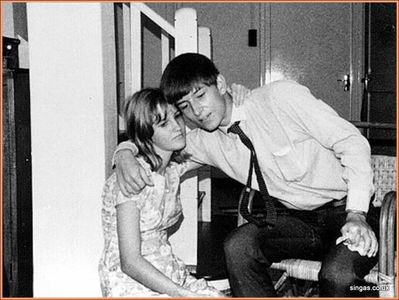 Alan Cottrell
Self (Alan Cottrell) and Angela Postles at Nikki McClureâ€™s 16th birthday party â€“ Island View Estate â€“ July 1967.  I believe Nikki is now a G.P. in Brecon, Wales.

Keywords: Alan Cottrell;Angela Postles;1967