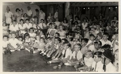 Alexandra Junior School Christmas 1953
I was there for the Coronation in 1953.
