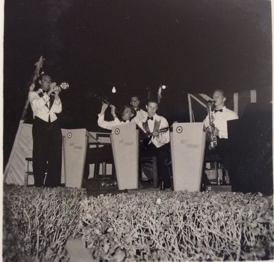RAF Swing/Jazz Band Entertaining in Singapore 1951-1953
Keywords: RAF;Changi;1951-3;Band