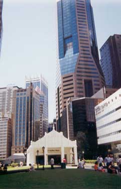 Raffles-Place
