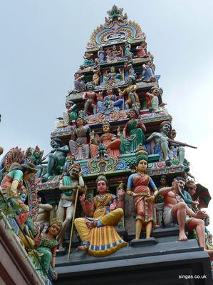 Sri Mariamman Temple 2011
An Indian temple in the middle of China Town
Keywords: Leslie Rutledge;2011;Sri Mariamman Temple