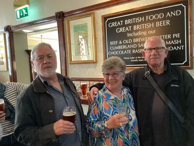 Singapore Schools Reunion - Chandos Pub 26-03-2022
Steve Barry, Carol Betchley and Keith Hopping
