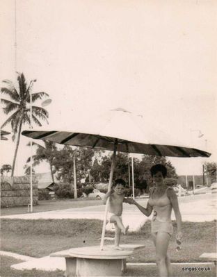 Dancing on the table by the Kranji pool.
Keywords: Lucy Childs;Kranji pool