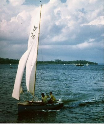 Osprey Full Stop 476
Osprey Full Stop 476 CJ with Bob Jenner at CYC
Keywords: RAF Changi;Osprey