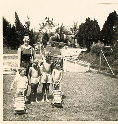 Maria Chidgey (my mother) with neighbour's children
Keywords: Sandra Chidgey