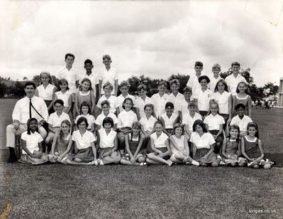 Alexandra Junior School 1967
Alexandra Junior School 1967

Mr Bergins Class
Paul Hibberson has informed us that he is on the back row, 3rd right.
Keywords: Alexandra Junior School;1967;Mr Bergins;Heather Fisher