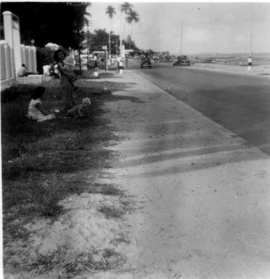 Upper East Coast Road
Upper East Coast Road where it meets Jalan Haji Salam.  The white arch leads to a well-known restaurant in the 1950s. Photo - July 1955
Keywords: Upper East Coast Road;Changi