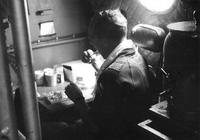 Bob Chesterman inflight meal
Keywords: Bob Chesterman;48 Squadron;Changi;RAF