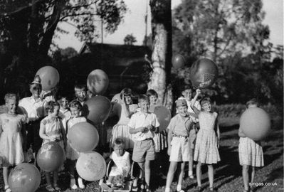 Tanglin House 1958
Tanglin House - (on the back of the photograph my late mother wrote Marionâ€™s birthday party 1958)
Keywords: Tanglin House;1958