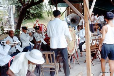 Chinese Funeral music Singapore 1967
Chinese Funeral music Singapore 1967
Keywords: Frank Clewes;Chinese Funeral;1967