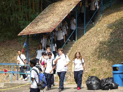 Bourne School 2006
Present day students were leaving for the day
Keywords: Bourne School;2006;Dave Papworth