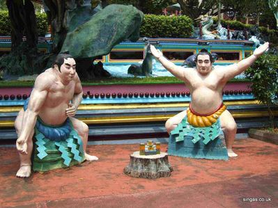 Tiger Balm Gardens
Two Japanese Sumo wrestlers also promoting Tiger Oil and Tiger Balm
Keywords: Tiger Balm Gardens