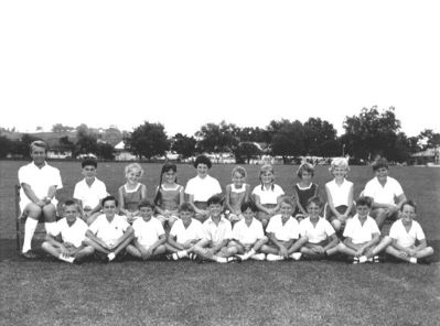 Alexandra Junior School, David O'Briens class
Alexandra Junior School, David O'Briens class. David 4th from left on front row
Keywords: Alexandra Junior School;David OBrien