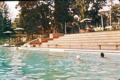 Dockyard Swimming Pool
The pool can still be seen between Deptford road and Wellington road if you search for Admiralty Road East on Google Maps.
Keywords: Naval Base;Dockyard Swimming Pool;Deptford road;Wellington road