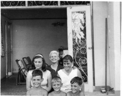 Family
Family = Valarie  Mum (Dorothy) Gillian. Front row Richard, Me (Peter) Phillip
Keywords: Peter Todd;Dorothy Todd;Gillian Todd;Richard Todd;Phillip Todd