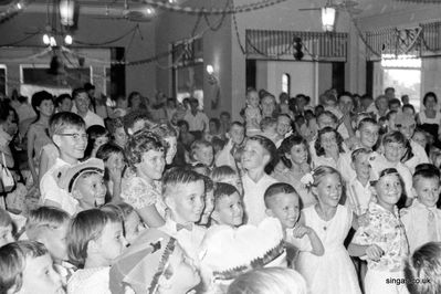 Xmas party in Johore Bahru at the Government Guest House, 1959
Keywords: 1959;Xmas party;Johore Bahru;Government Guest House