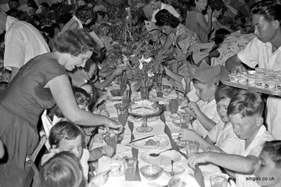 Xmas party in Johore Bahru at the Government Guest House, 1959
Keywords: 1959;Xmas party;Johore Bahru;Government Guest House