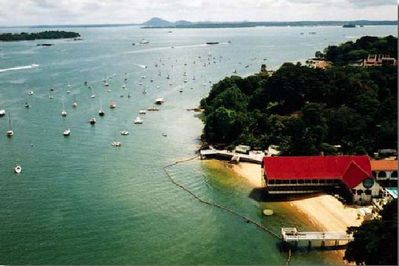 Aerial view of RAF Changi Officers Club
Keywords: RAF Changi;Officers Club