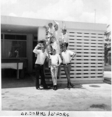 St. Johns - May 1968
St. Johns - May 1968

Front three are Mark ?, Splodge (Roger Catchpool) & Wally, and Right at back Bert Stratford & Paul Degg.
Keywords: Gordon Thompson;St. Johns;1968;Splodge;Bert Stratford;Paul Degg