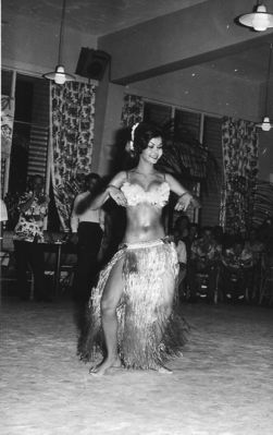 Hawiian Dancer
Keywords: Bob Chesterman;48 Squadron;Changi;RAF