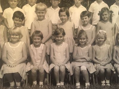 Wessex Infants School
Isabelle Crean, front row in the middle.
Keywords: Wessex Infants School;Isabelle Crean