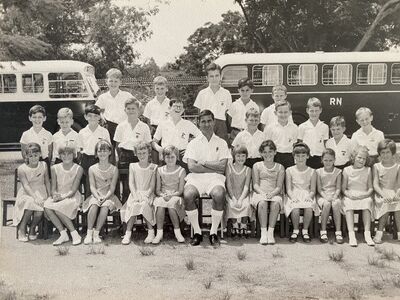 Mr Barrington's class 1965/66
I am front row 4th from the left, 2 seats away from Mr B
I was in Raleigh.

Keywords: Sheila Hammond;Raleigh;Mr Barrington