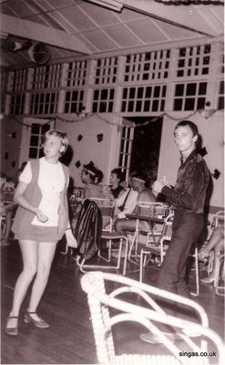 Sandy R&R, Penang 1970
Dancing at the 1970 New Years dance. Nice looking partner who I didn't pull.
Keywords: Sandy R&R;Penang;1970