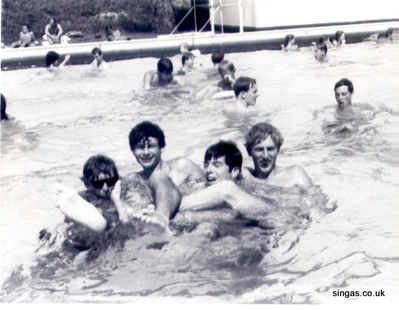 Gilman Pool 1964
Ken Aldred, Dennis Hall, Jeff Llewellyn, Dave Watson - Gilman Pool 1964
Keywords: Ken Aldred;Dennis Hall;Jeff Llewellyn;Dave Watson;Gilman Pool;1964;ASM