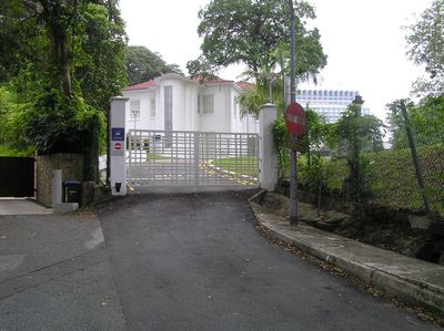 Kinloss House 2009
Nassim Road Gate
Keywords: Marie Byrne;Kinloss House;2009