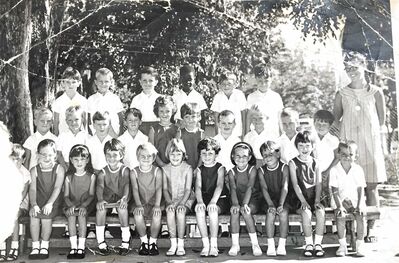 Phillip Cherrington
They were in Singapore approximately 68-70. Phillip can’t remember the name of the school, but his brother thinks it was the Wessex School. Phil is the blonde lad, middle row at the left end.  Any information on the photo would be much appreciated.
Keywords: Phillip Cherrington;Wessex;1968-70